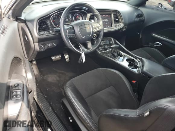 ✅ 2019 Dodge Challenger R/T Scat Pack • VIN: 2C3CDZFJ7KH618537 • Lot: 66770494. Wystawiony na Copart z przebiegiem 42 888 mil. Bezpłatny archiwum sprzedaży aukcyjnych z USA i szczegółowy raport historii pojazdu na DreamBid. Zdjęcie 8.