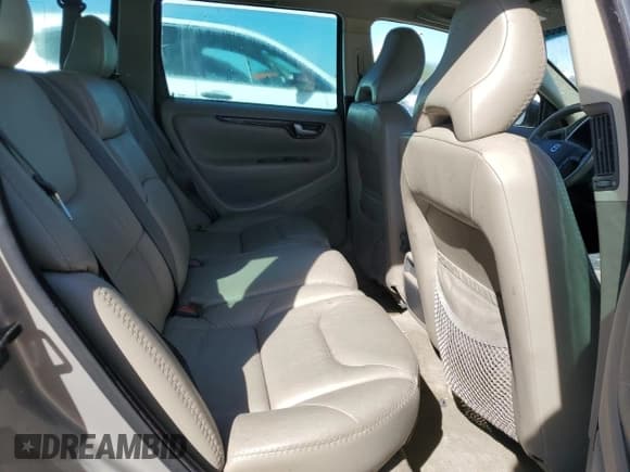 ✅ 2003 Volvo V70 XC70 • VIN: YV1SZ59H331112997 • Лот: 69465994. Опубликован ранее на Copart с пробегом Не указан. Бесплатный доступ к архиву аукционных продаж из США и подробный отчёт об истории автомобиля на DreamBid. Изображение 10.