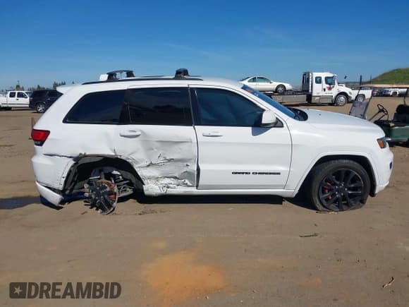 ✅ 2019 Jeep Grand Cherokee Upland • VIN: 1C4RJEAG1KC530797 • Lot: 41692641. Listed on IAAI with 62,802 mi. Free auction sales archive from the USA and detailed vehicle history report at DreamBid. Image 14.