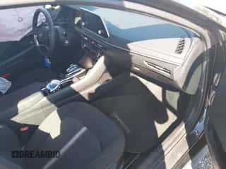 2022 Hyundai Sonata SE with VIN KMHL24JA6NA222660, listed as a IAAI auction lot 43381509 with 22,010 mi miles and . Bid and sale history available at DreamBid. Image 5.