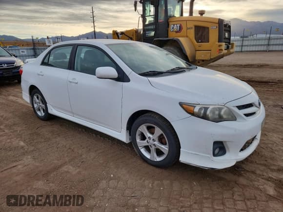 ✅ 2011 Toyota Corolla S • VIN: 2T1BU4EE9BC633601 • Lot: 92508145. Wystawiony na Copart z przebiegiem 216 996 mil. Bezpłatny archiwum sprzedaży aukcyjnych z USA i szczegółowy raport historii pojazdu na DreamBid. Zdjęcie 4.