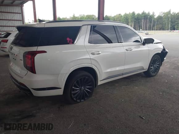 2024 Hyundai Palisade Calligraphy with VIN KM8R7DGEXRU707572, listed as a IAAI auction lot 43087035 with 15,527 mi miles and . Bid and sale history available at DreamBid. Image 4.