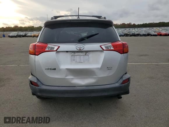 ✅ 2015 Toyota RAV4 XLE • VIN: 2T3RFREV4FW324345 • Lot: 90760785. Wystawiony na Copart z przebiegiem 192 560 mil. Bezpłatny archiwum sprzedaży aukcyjnych z USA i szczegółowy raport historii pojazdu na DreamBid. Zdjęcie 6.