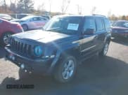 ✅ 2014 Jeep Patriot Latitude • VIN: 1C4NJRFB8ED761827 • Lot: 43551555. Wystawiony na IAAI z przebiegiem 151 900 mil. Bezpłatny archiwum sprzedaży aukcyjnych z USA i szczegółowy raport historii pojazdu na DreamBid. Zdjęcie 2.