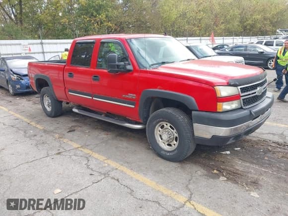 ✅ 2006 Chevrolet Silverado 2500HD LT3 • VIN: 1GCHK23D26F168025 • Лот: 43477023. Опубликован ранее на IAAI с пробегом 315 243 миль. Бесплатный доступ к архиву аукционных продаж из США и подробный отчёт об истории автомобиля на DreamBid. Изображение 1.
