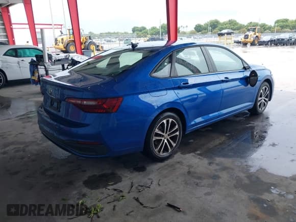 ✅ 2022 Volkswagen Jetta Sport • VIN: 3VWBM7BU3NM023523 • Лот: 42618751. Опубликован ранее на IAAI с пробегом 23 572 миль. Бесплатный доступ к архиву аукционных продаж из США и подробный отчёт об истории автомобиля на DreamBid. Изображение 4.