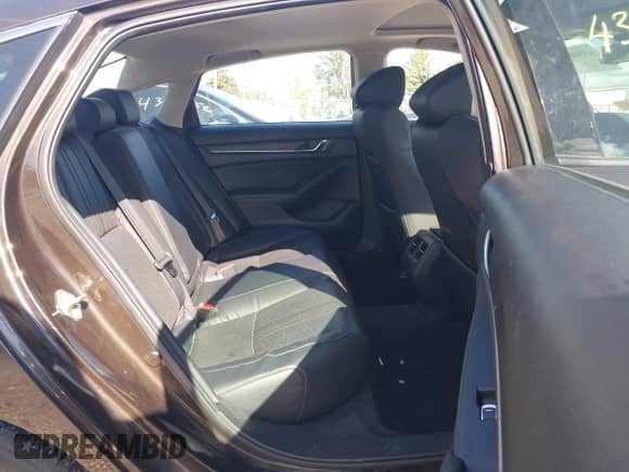 2018 Honda Accord EX-L z VIN 1HGCV3F51JA004655, wystawiony jako IAAI lot #43506840 z przebiegiem 139 777 mil mil oraz . Historia ofert i sprzedaży dostępna na DreamBid. Obrazek 8.