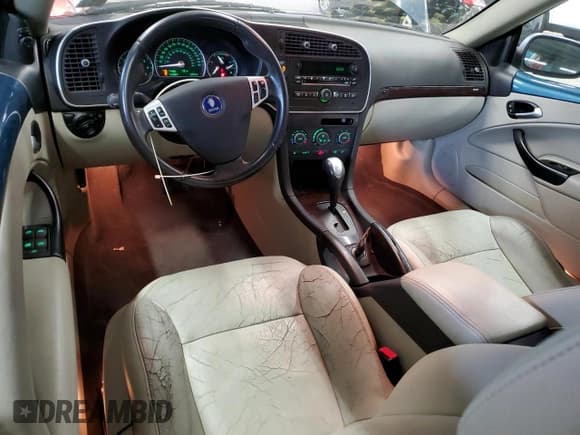 ✅ 2007 Saab 9-3 • VIN: YS3FD79Y776001081 • Lot: 81516635. Wystawiony na Copart z przebiegiem 146 503 mil. Bezpłatny archiwum sprzedaży aukcyjnych z USA i szczegółowy raport historii pojazdu na DreamBid. Zdjęcie 8.