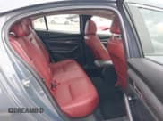 ✅ 2023 Mazda 3 S Carbon Edition • VIN: 3MZBPBCM4PM358964 • Lot: 41718813. Wystawiony na IAAI z przebiegiem 34 215 mil. Bezpłatny archiwum sprzedaży aukcyjnych z USA i szczegółowy raport historii pojazdu na DreamBid. Zdjęcie 8.