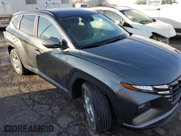 ✅ 2022 Hyundai Tucson SEL • VIN: 5NMJB3AE8NH023317 • Lot: 41852634. Wystawiony na Copart z przebiegiem 39 934 mil. Bezpłatny archiwum sprzedaży aukcyjnych z USA i szczegółowy raport historii pojazdu na DreamBid. Zdjęcie 4.