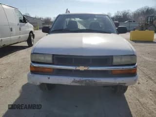 ✅ 2003 Chevrolet S-10 LS • VIN: 1GCCS14H838242134 • Лот: 85945864. Опубликован ранее на Copart с пробегом Не указан. Бесплатный доступ к архиву аукционных продаж из США и подробный отчёт об истории автомобиля на DreamBid. Изображение 5.