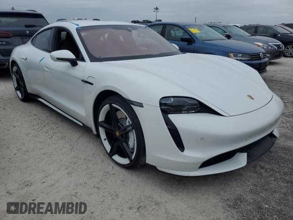 ✅ 2021 Porsche Taycan Turbo • VIN: WP0AC2Y14MSA62471 • Lot: 76085744. Wystawiony na Copart z przebiegiem Nie podano. Bezpłatny archiwum sprzedaży aukcyjnych z USA i szczegółowy raport historii pojazdu na DreamBid. Zdjęcie 4.