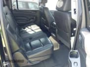 ✅ 2019 Chevrolet Suburban LT • VIN: 1GNSCHKC9KR375252 • Lot: 43286862. Wystawiony na IAAI z przebiegiem 214 493 mil. Bezpłatny archiwum sprzedaży aukcyjnych z USA i szczegółowy raport historii pojazdu na DreamBid. Zdjęcie 8.