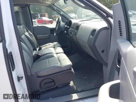 ✅ 2005 Ford F-150 XL • VIN: 1FTRF12W15NA14108 • Лот: 42853905. Опубликован ранее на IAAI с пробегом 142 717 миль. Бесплатный доступ к архиву аукционных продаж из США и подробный отчёт об истории автомобиля на DreamBid. Изображение 5.