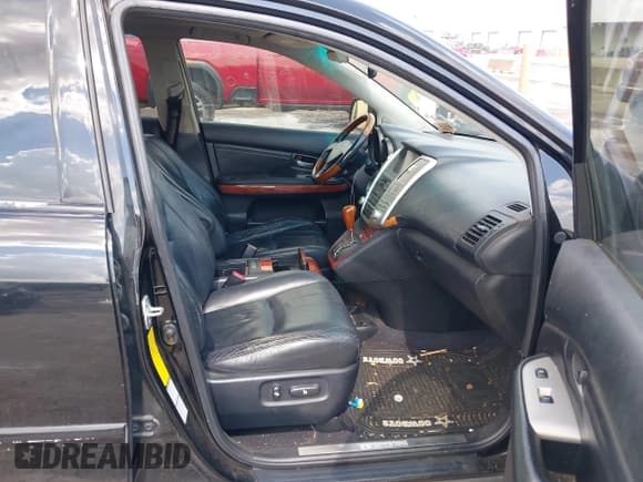 ✅ 2004 Lexus RX 330 • VIN: JTJHA31U640043702 • Лот: 43303651. Опубликован ранее на IAAI с пробегом 196 328 миль. Бесплатный доступ к архиву аукционных продаж из США и подробный отчёт об истории автомобиля на DreamBid. Изображение 5.