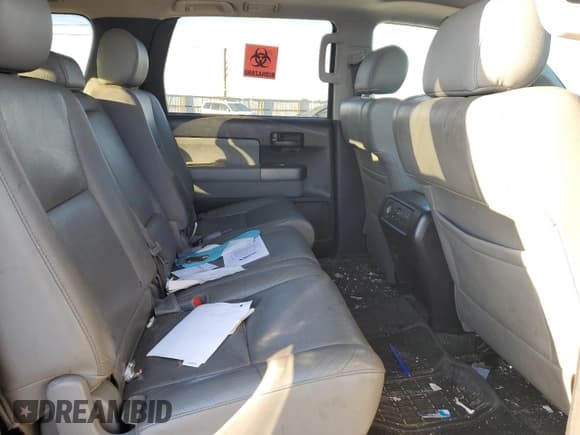 ✅ 2012 Toyota Sequoia SR5 • VIN: 5TDBY5G11CS067995 • Лот: 86817415. Опубликован ранее на Copart с пробегом 446 227 миль. Бесплатный доступ к архиву аукционных продаж из США и подробный отчёт об истории автомобиля на DreamBid. Изображение 11.