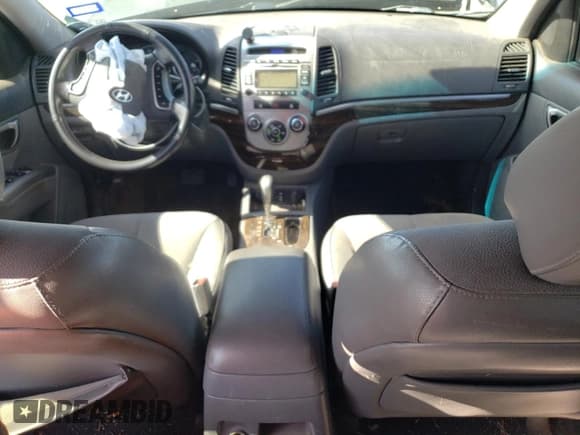 ✅ 2010 Hyundai Santa Fe SE • VIN: 5NMSH4AG3AH350776 • Lot: 54151554. Listed on Copart with 145,559 mi. Free auction sales archive from the USA and detailed vehicle history report at DreamBid. Image 8.