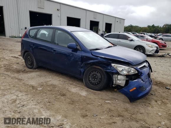 ✅ 2011 Hyundai Elantra GLS • VIN: KMHDB8AE2BU105540 • Lot: 90298595. Listed on Copart with 88,030 mi. Free auction sales archive from the USA and detailed vehicle history report at DreamBid. Image 4.
