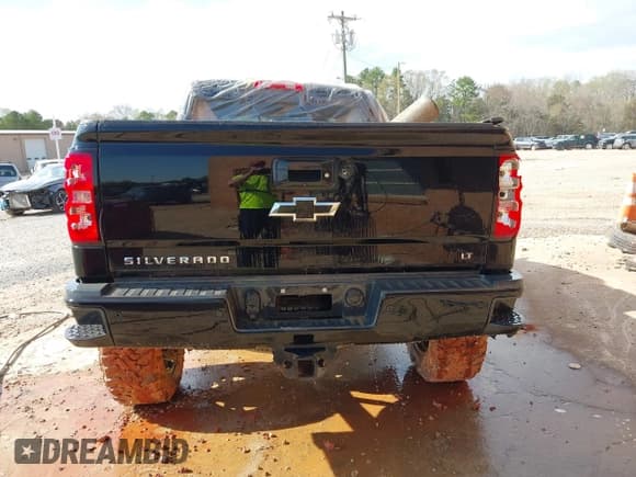 ✅ 2016 Chevrolet Silverado 2500HD LT • VIN: 1GC1KVE85GF250173 • Lot: 41199009. Wystawiony na IAAI z przebiegiem 155 688 mil. Bezpłatny archiwum sprzedaży aukcyjnych z USA i szczegółowy raport historii pojazdu na DreamBid. Zdjęcie 16.