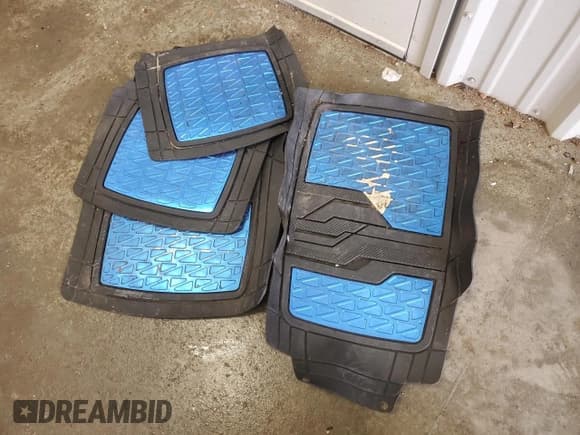 ✅ 2010 Dodge Avenger R/T • VIN: 1B3CC5FV2AN163744 • Лот: 75727934. Опубликован ранее на Copart с пробегом 190 812 миль. Бесплатный доступ к архиву аукционных продаж из США и подробный отчёт об истории автомобиля на DreamBid. Изображение 13.