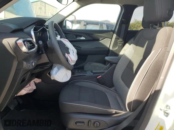 ✅ 2023 Chevrolet TrailBlazer LT • VIN: KL79MPS23PB205875 • Лот: 85383885. Опубликован ранее на Copart с пробегом Не указан. Бесплатный доступ к архиву аукционных продаж из США и подробный отчёт об истории автомобиля на DreamBid. Изображение 7.