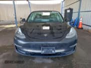 ✅ 2021 Tesla Model 3 Standard Range Plus • VIN: 5YJ3E1EA0MF099058 • Lot: 94305285. Wystawiony na Copart z przebiegiem 164 272 mil. Bezpłatny archiwum sprzedaży aukcyjnych z USA i szczegółowy raport historii pojazdu na DreamBid. Zdjęcie 5.