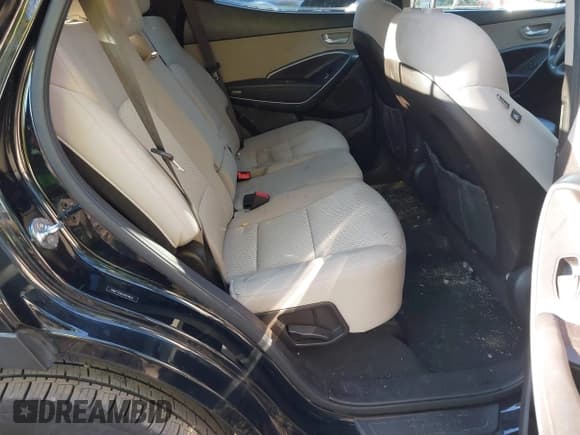 ✅ 2018 Hyundai Santa Fe 2.4L • VIN: 5NMZT3LB0JH054610 • Лот: 43490641. Опубликован ранее на IAAI с пробегом 139 657 миль. Бесплатный доступ к архиву аукционных продаж из США и подробный отчёт об истории автомобиля на DreamBid. Изображение 8.