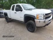 ✅ 2013 Chevrolet Silverado 2500HD Work Truck • VIN: 1GC2KVCG0DZ369368 • Lot: 42240624. Wystawiony na IAAI z przebiegiem 196 105 mil. Bezpłatny archiwum sprzedaży aukcyjnych z USA i szczegółowy raport historii pojazdu na DreamBid. Zdjęcie 1.