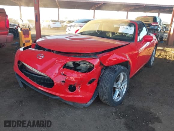 ✅ 2006 Mazda MX-5 Miata Touring • VIN: JM1NC25F660109044 • Lot: 41338369. Wystawiony na IAAI z przebiegiem 108 701 mil. Bezpłatny archiwum sprzedaży aukcyjnych z USA i szczegółowy raport historii pojazdu na DreamBid. Zdjęcie 2.