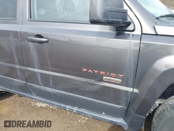 ✅ 2017 Jeep Patriot Sport • VIN: 1C4NJPBB2HD132143 • Лот: 41638727. Опубликован ранее на IAAI с пробегом 133 999 миль. Бесплатный доступ к архиву аукционных продаж из США и подробный отчёт об истории автомобиля на DreamBid. Изображение 17.