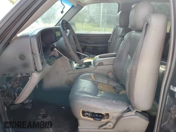 ✅ 2003 Chevrolet Suburban LT • VIN: 1GNEC16Z23J338840 • Лот: 59962715. Опубликован ранее на Copart с пробегом 264 250 миль. Бесплатный доступ к архиву аукционных продаж из США и подробный отчёт об истории автомобиля на DreamBid. Изображение 7.