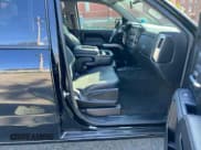 ✅ 2019 Chevrolet Silverado 1500 Custom • VIN: 2GCVKMEC4K1210280 • Lot: 85596925. Wystawiony na Copart z przebiegiem 115 551 mil. Bezpłatny archiwum sprzedaży aukcyjnych z USA i szczegółowy raport historii pojazdu na DreamBid. Zdjęcie 5.