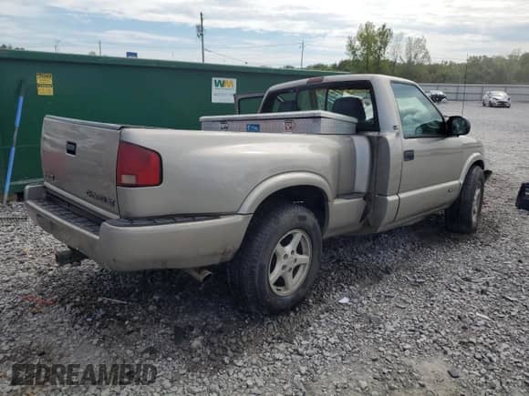 1999 Chevrolet S-10 LS с VIN 1GCCT14W9X8210505, выставлен на аукционе Copart как лот 70054184 с пробегом Не указан миль и На запчасти • Non repairable. История ставок и продаж доступна на DreamBid. Изображение 3.