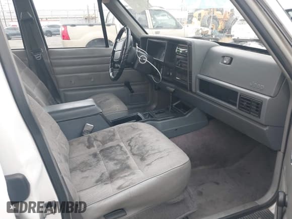 ✅ 1995 Jeep Cherokee SE • VIN: 1J4FT28S9SL563028 • Лот: 43753102. Опубликован ранее на IAAI с пробегом 216 569 миль. Бесплатный доступ к архиву аукционных продаж из США и подробный отчёт об истории автомобиля на DreamBid. Изображение 5.