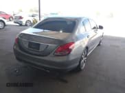 ✅ 2015 Mercedes-Benz C 300 Luxury • VIN: 55SWF4KB5FU025760 • Лот: 42906879. Опубликован ранее на IAAI с пробегом 125 672 миль. Бесплатный доступ к архиву аукционных продаж из США и подробный отчёт об истории автомобиля на DreamBid. Изображение 4.