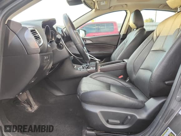 ✅ 2018 Mazda 3 Grand Touring • VIN: 3MZBN1M39JM265774 • Лот: 91309895. Опубликован ранее на Copart с пробегом 59 343 миль. Бесплатный доступ к архиву аукционных продаж из США и подробный отчёт об истории автомобиля на DreamBid. Изображение 7.