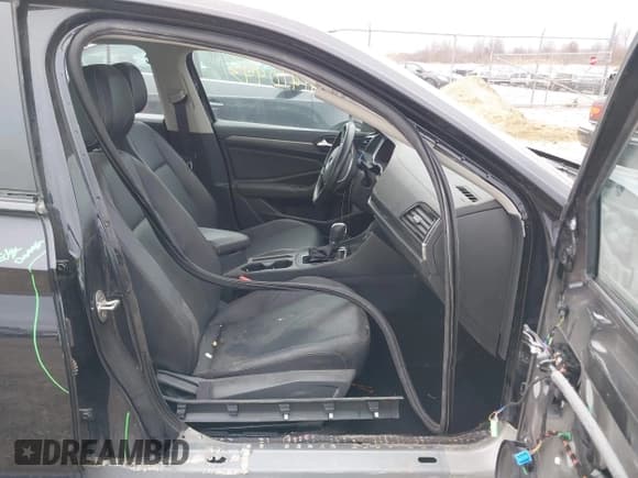 ✅ 2019 Volkswagen Jetta SEL • VIN: 3VWE57BU1KM245385 • Lot: 41910943. Listed on IAAI with 73,572 mi. Free auction sales archive from the USA and detailed vehicle history report at DreamBid. Image 5.