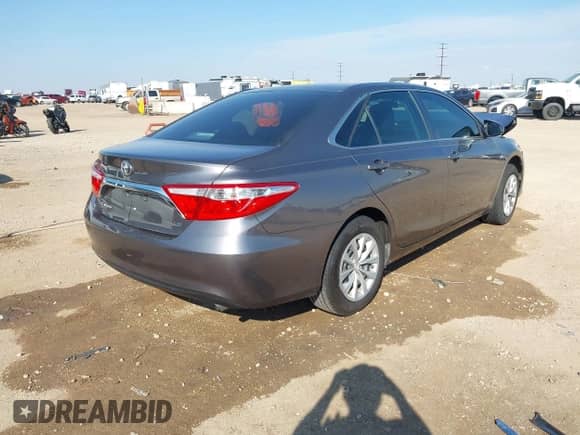 2016 Toyota Camry LE z VIN 4T4BF1FK8GR582035, wystawiony jako IAAI lot #43247554 z przebiegiem 175 993 mil mil oraz . Historia ofert i sprzedaży dostępna na DreamBid. Obrazek 4.