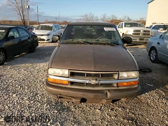 ✅ 2000 Chevrolet S-10 LS • VIN: 1GCCS1953YK261991 • Лот: 84543004. Опубликован ранее на Copart с пробегом 212 142 миль. Бесплатный доступ к архиву аукционных продаж из США и подробный отчёт об истории автомобиля на DreamBid. Изображение 11.