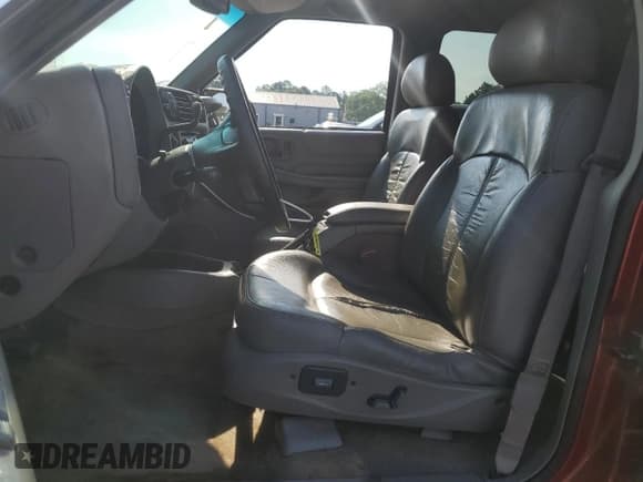 ✅ 2001 Chevrolet Blazer LT • VIN: 1GNDT13WX12107794 • Lot: 62183065. Wystawiony na Copart z przebiegiem 136 686 mil. Bezpłatny archiwum sprzedaży aukcyjnych z USA i szczegółowy raport historii pojazdu na DreamBid. Zdjęcie 7.