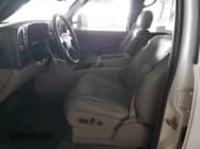 ✅ 2006 Chevrolet Silverado 2500HD LT2 • VIN: 1GCHK23U06F154978 • Lot: 80367745. Wystawiony na Copart z przebiegiem 135 173 mil. Bezpłatny archiwum sprzedaży aukcyjnych z USA i szczegółowy raport historii pojazdu na DreamBid. Zdjęcie 7.