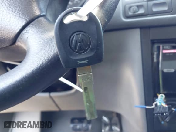 ✅ 2003 Volkswagen Jetta GLS • VIN: 3VWSK69M13M076031 • Lot: 42553041. Listed on IAAI with 159,682 mi. Free auction sales archive from the USA and detailed vehicle history report at DreamBid. Image 11.