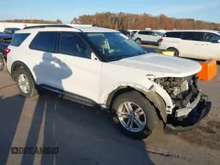 ✅ 2020 Ford Explorer XLT • VIN: 1FMSK7DH9LGB15277 • Lot: 43677993. Wystawiony na IAAI z przebiegiem 98 285 mil. Bezpłatny archiwum sprzedaży aukcyjnych z USA i szczegółowy raport historii pojazdu na DreamBid. Zdjęcie 1.