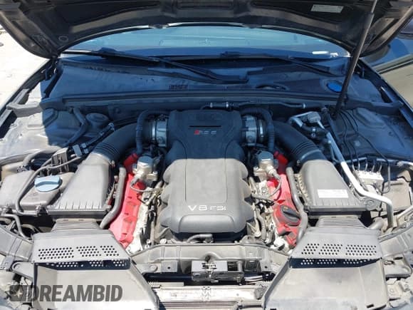 ✅ 2013 Audi RS 5 • VIN: WUAC6AFR7DA901876 • Lot: 42650313. Wystawiony na IAAI z przebiegiem 110 472 mil. Bezpłatny archiwum sprzedaży aukcyjnych z USA i szczegółowy raport historii pojazdu na DreamBid. Zdjęcie 10.