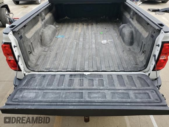 ✅ 2018 Chevrolet Silverado 2500HD • VIN: 1GC0KUEY8JZ302262 • Лот: 53911065. Опубликован ранее на Copart с пробегом 246 684 миль. Бесплатный доступ к архиву аукционных продаж из США и подробный отчёт об истории автомобиля на DreamBid. Изображение 10.