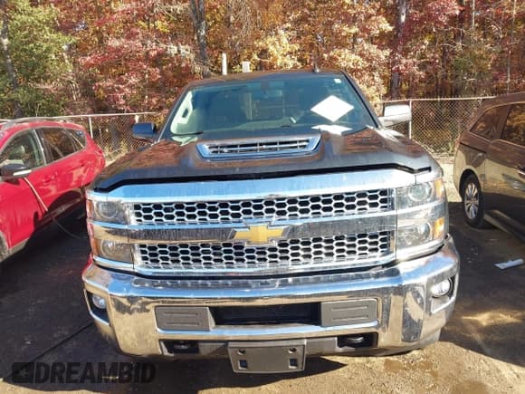 ✅ 2019 Chevrolet Silverado 2500HD LT • VIN: 1GC1KSEY1KF185426 • Лот: 40644945. Опубликован ранее на IAAI с пробегом 111 476 миль. Бесплатный доступ к архиву аукционных продаж из США и подробный отчёт об истории автомобиля на DreamBid. Изображение 12.