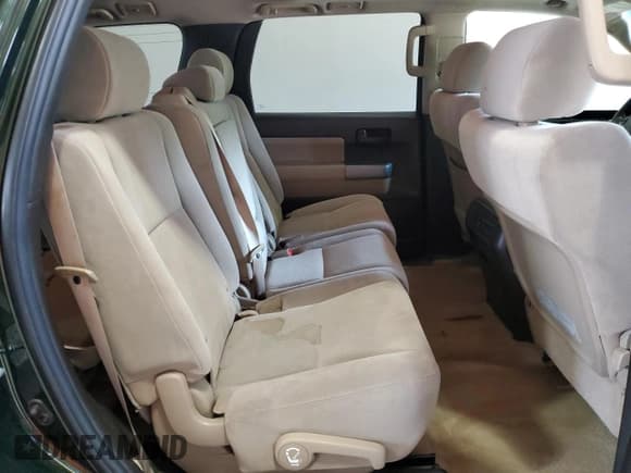 ✅ 2010 Toyota Sequoia SR5 • VIN: 5TDBY5G1XAS034555 • Лот: 62820935. Опубликован ранее на Copart с пробегом 95 695 миль. Бесплатный доступ к архиву аукционных продаж из США и подробный отчёт об истории автомобиля на DreamBid. Изображение 11.