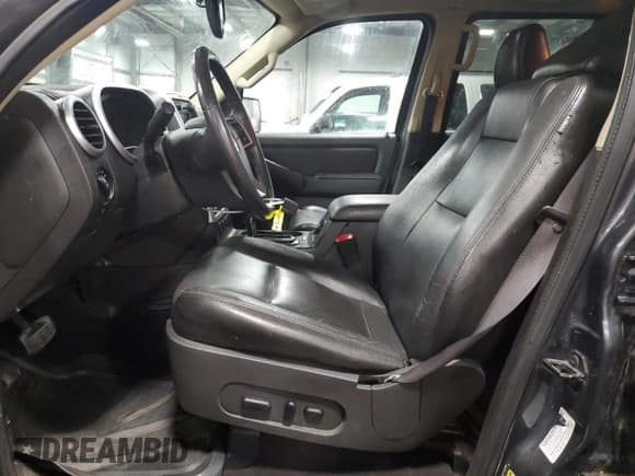 ✅ 2010 Mercury Mountaineer Premier • VIN: 4M2EN4JE2AUJ04373 • Lot: 72208054. Wystawiony na Copart z przebiegiem 125 572 mil. Bezpłatny archiwum sprzedaży aukcyjnych z USA i szczegółowy raport historii pojazdu na DreamBid. Zdjęcie 7.