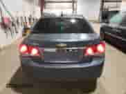 2012 Chevrolet Cruze 1LT z VIN 1G1PF5SC5C7268063, wystawiony jako Copart lot #91423205 z przebiegiem 122 123 mil mil oraz Czysty tytuł • Clean title. Historia ofert i sprzedaży dostępna na DreamBid. Obrazek 6.