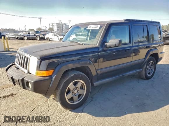 ✅ 2007 Jeep Commander Sport • VIN: 1J8HH48K97C695976 • Лот: 95213785. Опубликован ранее на Copart с пробегом 285 151 миль. Бесплатный доступ к архиву аукционных продаж из США и подробный отчёт об истории автомобиля на DreamBid. Изображение 1.